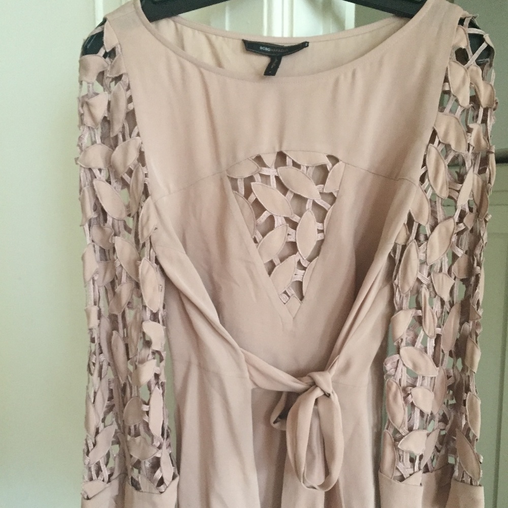 BCBG MAXAZRIA blush blouse